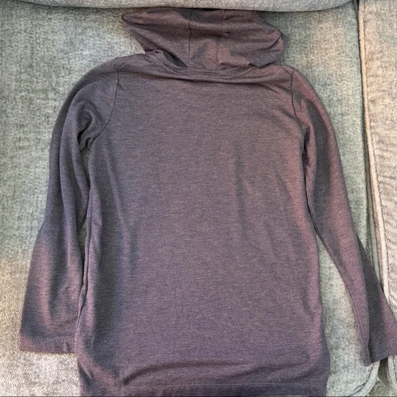 Nike Kids Heathered Gray Long Sleeve Tee - Picture 3 of 3